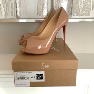 Christian Louboutin Very Prive - Nude Patent Leather